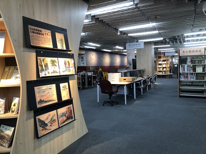 本土教育資源中心-圖書展示柱